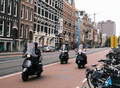 Des scooters électriques en ville