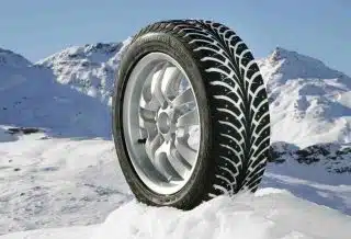 Les limites de vitesse à respecter avec des pneus hiver ce que vous devez savoir