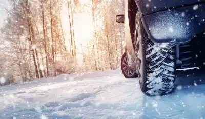 vitesse avec des pneus neige