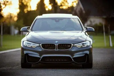 Une voiture bmw