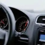 tableau de bord d'une voiture
